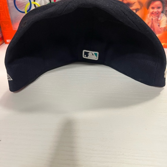 Seattle Mariners Postseason 2022 fitted cap - Picture 3 of 5